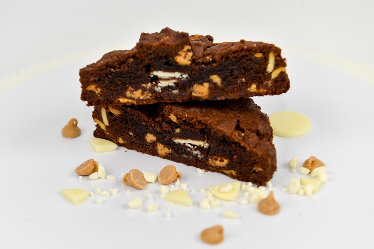 Peanut Butter and White Chocolate Cookie (N) - Little Cupcakes